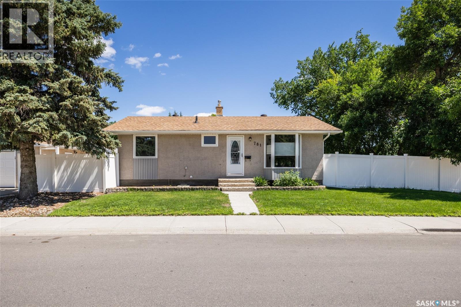 781 McManus STREET - 21