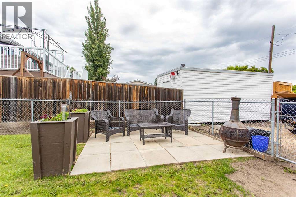 Listing photo – 4915 48 Street, Clive