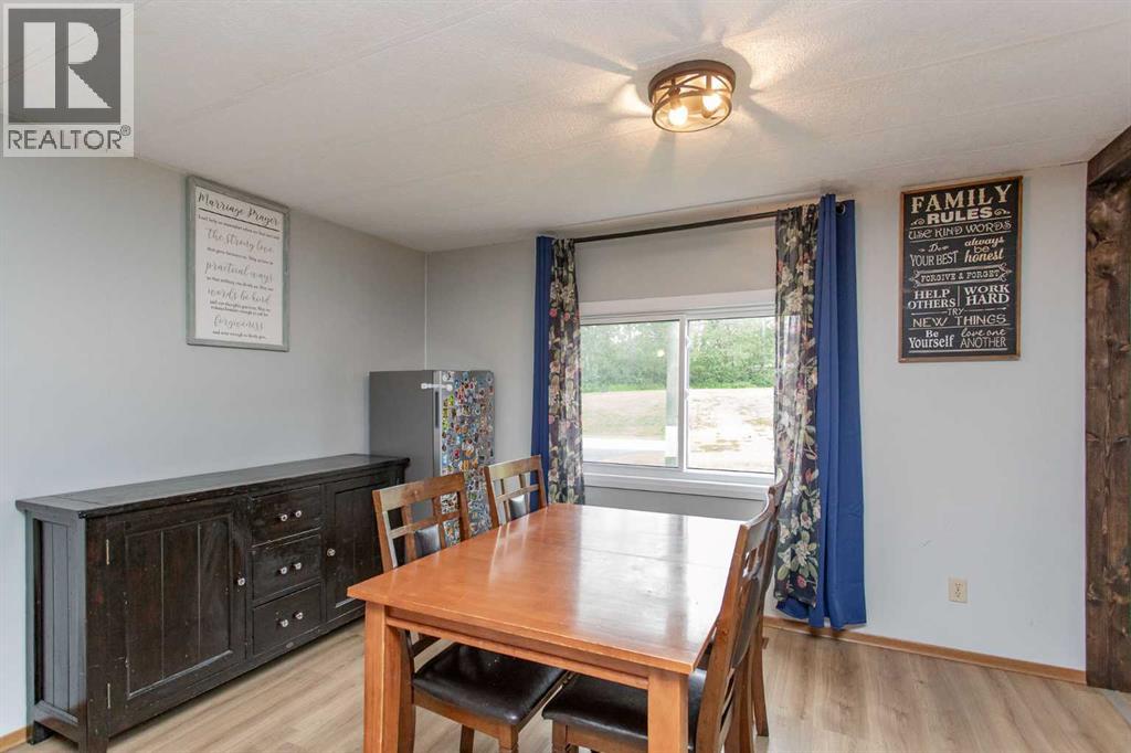 Listing photo – 4915 48 Street, Clive