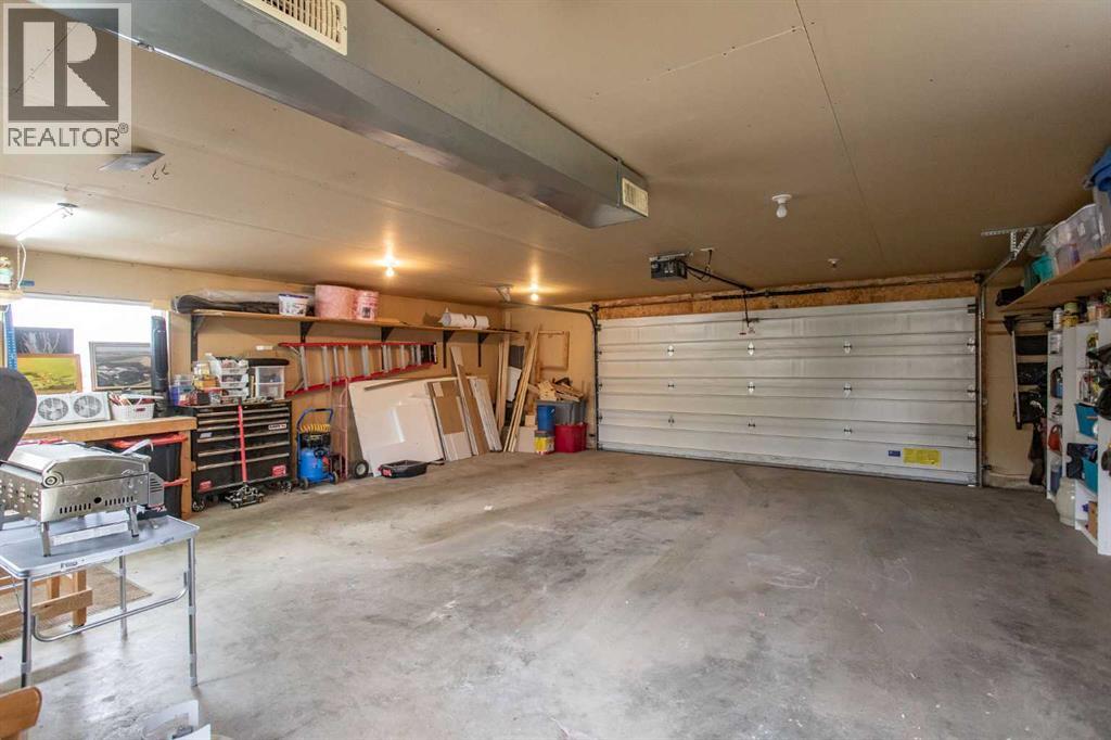 Listing photo – 4915 48 Street, Clive