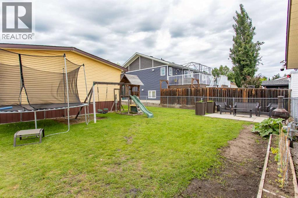 Listing photo – 4915 48 Street, Clive