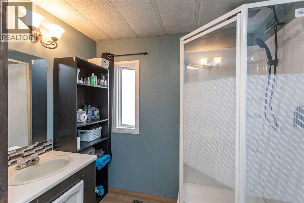 Listing photo – 4915 48 Street, Clive