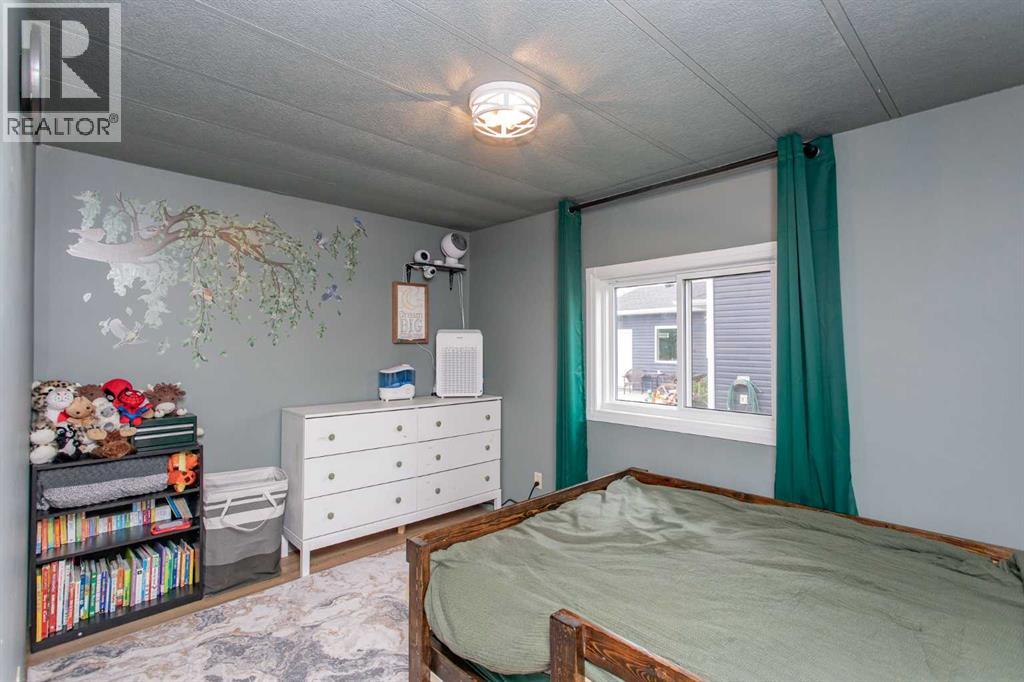 Listing photo – 4915 48 Street, Clive