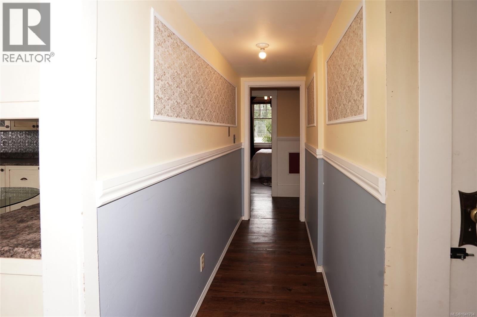 1295 Santa Rosa Ave, Saanich