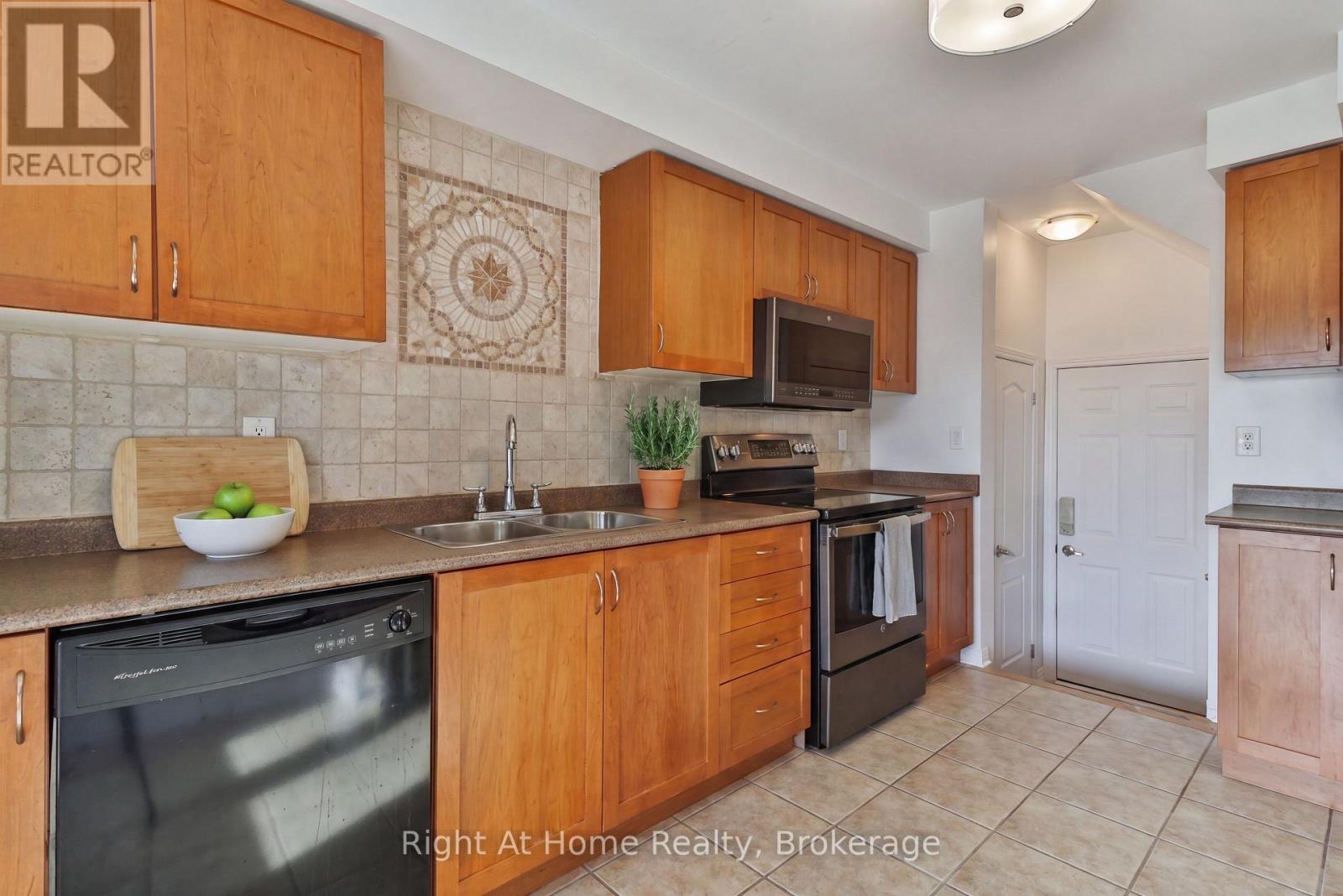 3162 STORNOWAY CIRCLE - 10