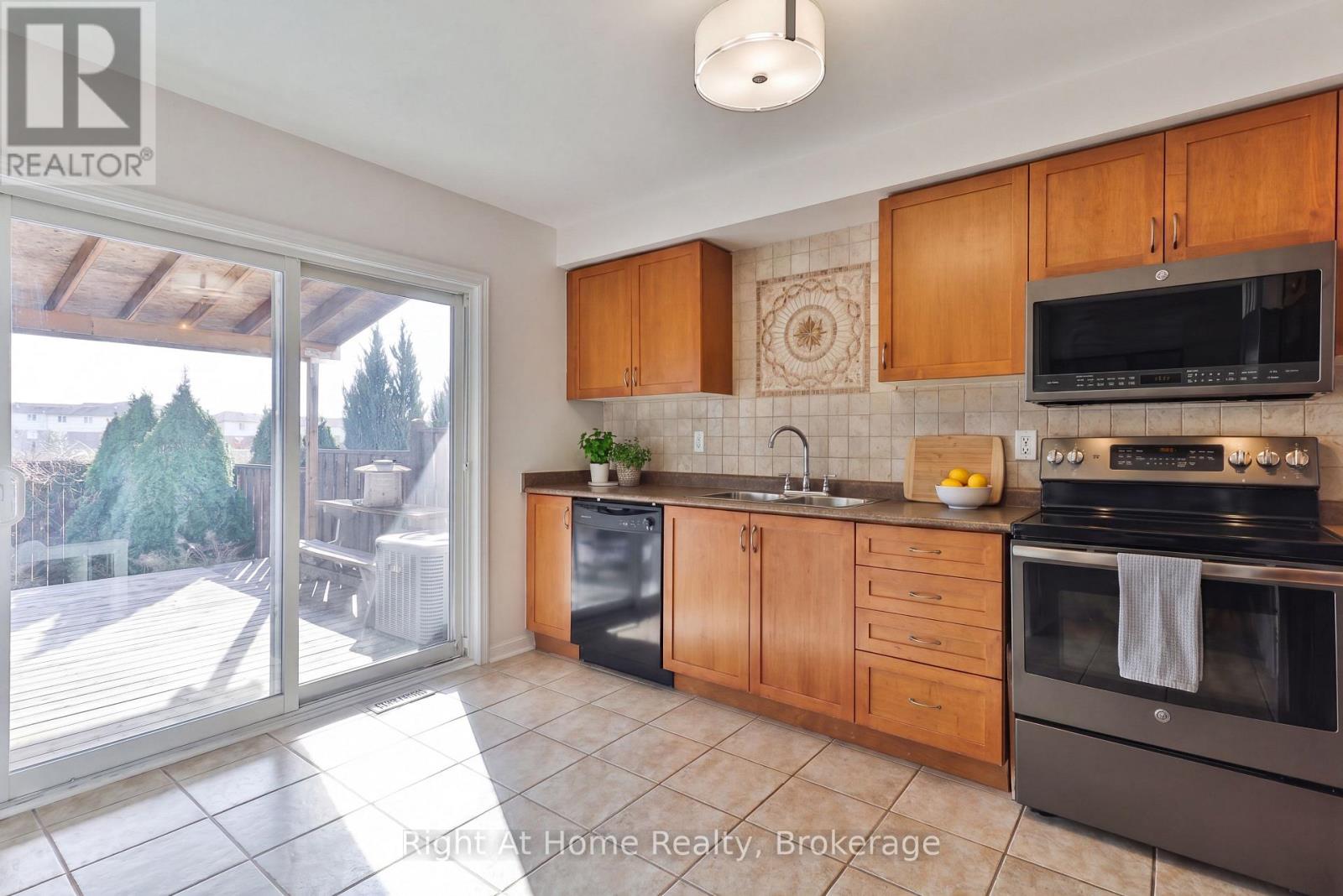 3162 STORNOWAY CIRCLE - 8