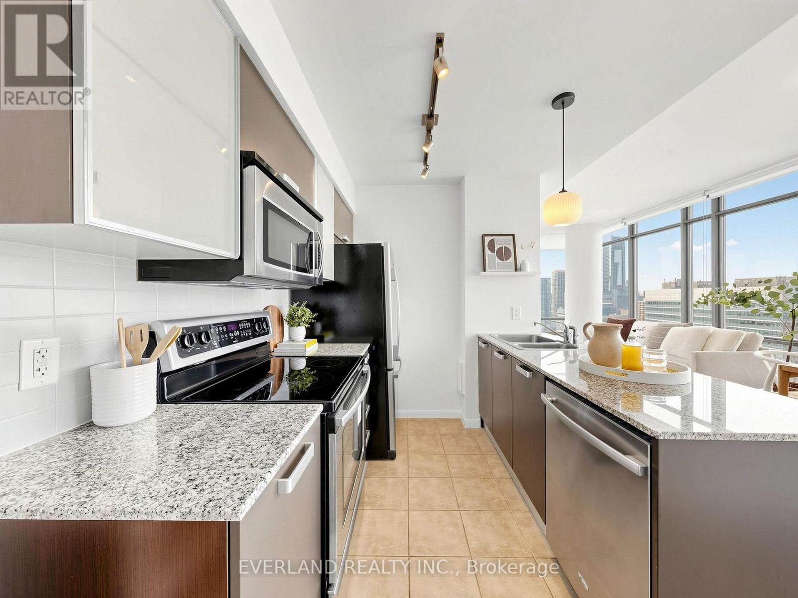 #2303 38 GRENVILLE STREET - 10