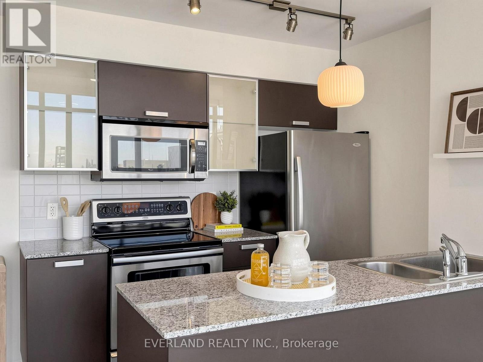 #2303 38 GRENVILLE STREET - 11