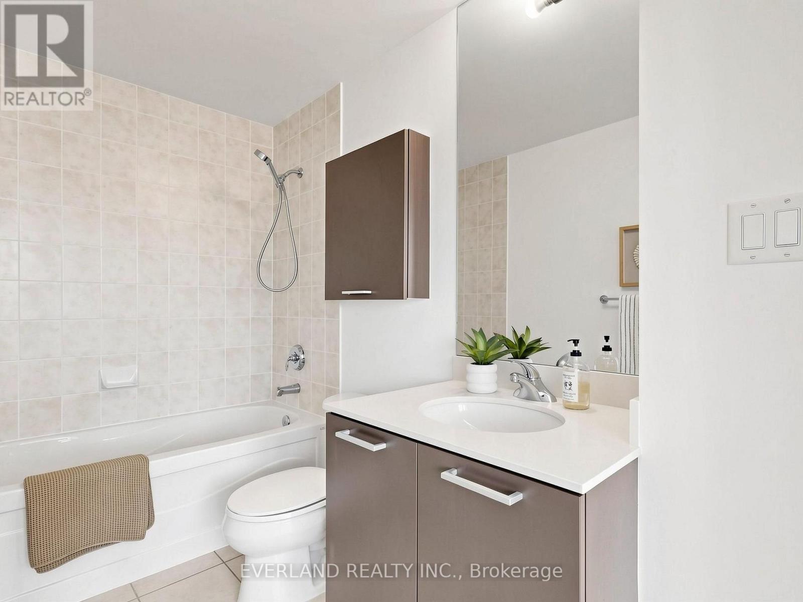 #2303 38 GRENVILLE STREET - 19