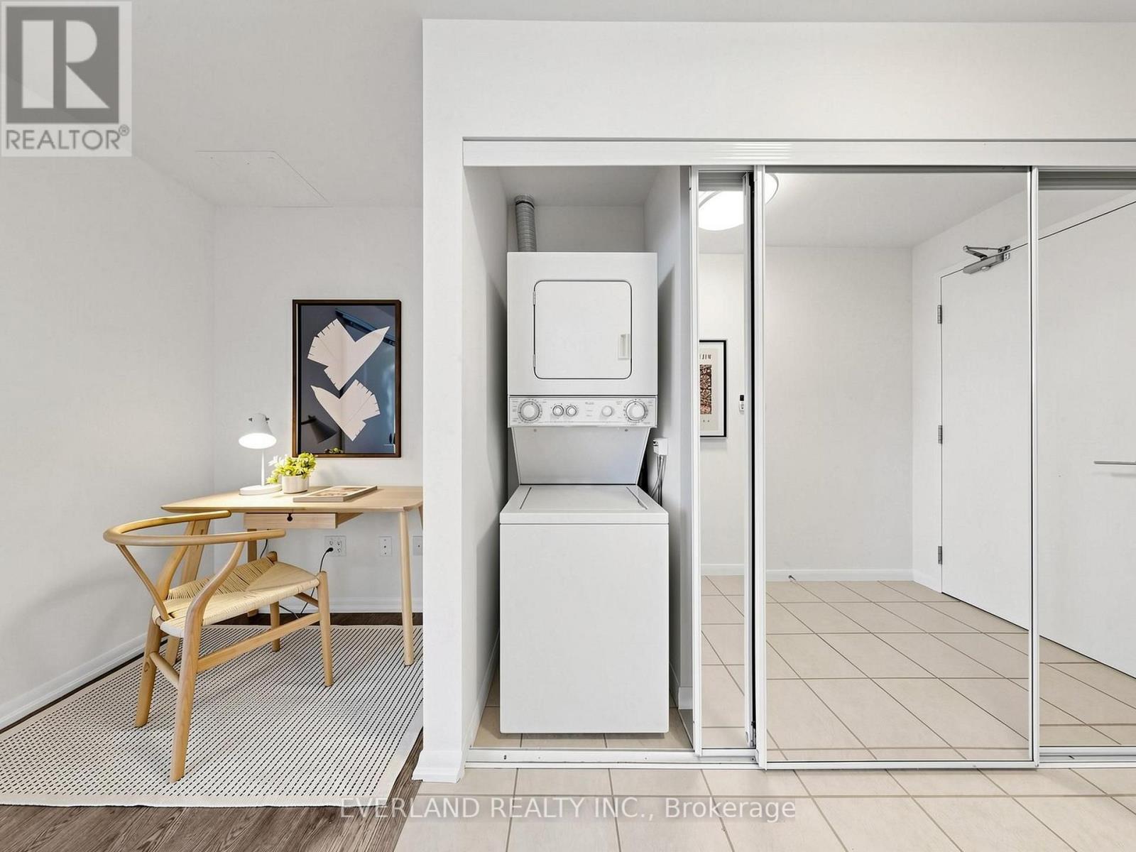 #2303 38 GRENVILLE STREET - 21