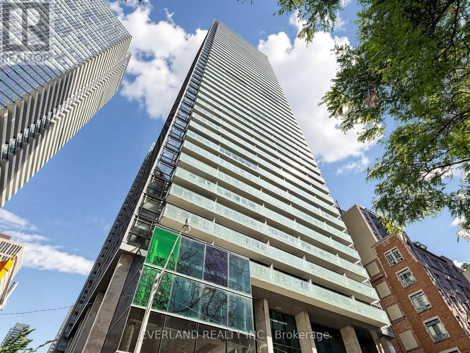 #2303 38 GRENVILLE STREET - 30