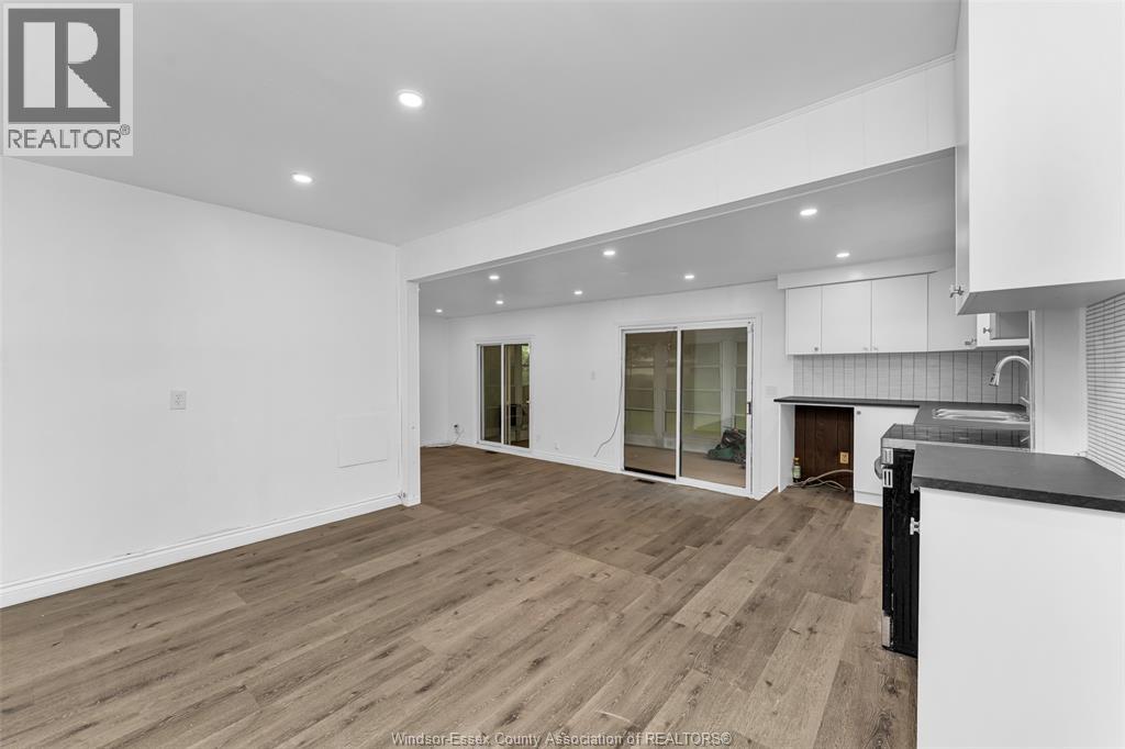 2032 FORD BOULEVARD - 16