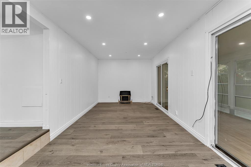 2032 FORD BOULEVARD - 17