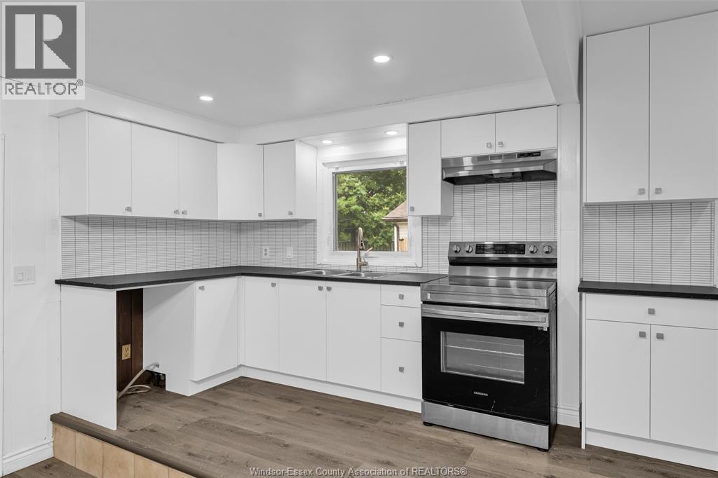 2032 FORD BOULEVARD - 24