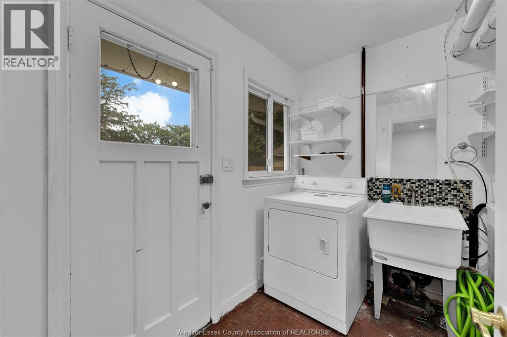 2032 FORD BOULEVARD - 26