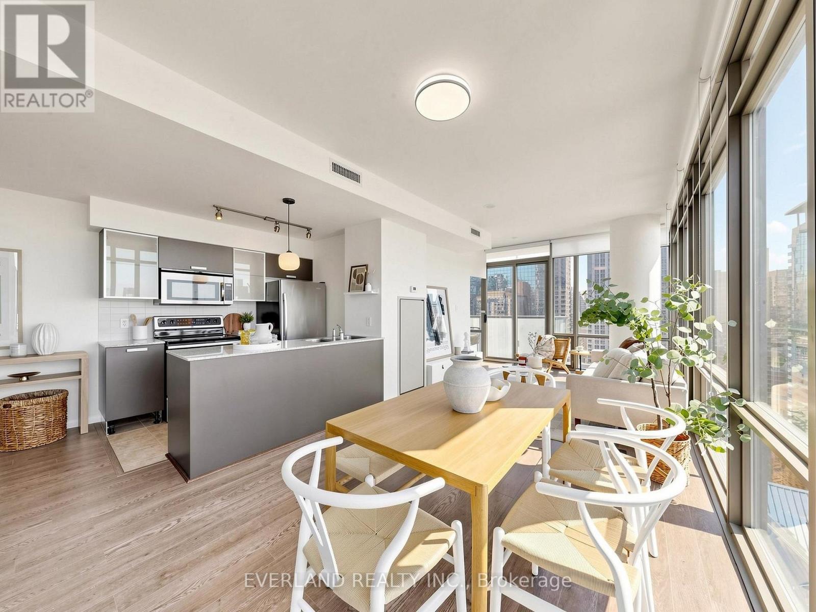 #2303 38 GRENVILLE STREET - 6