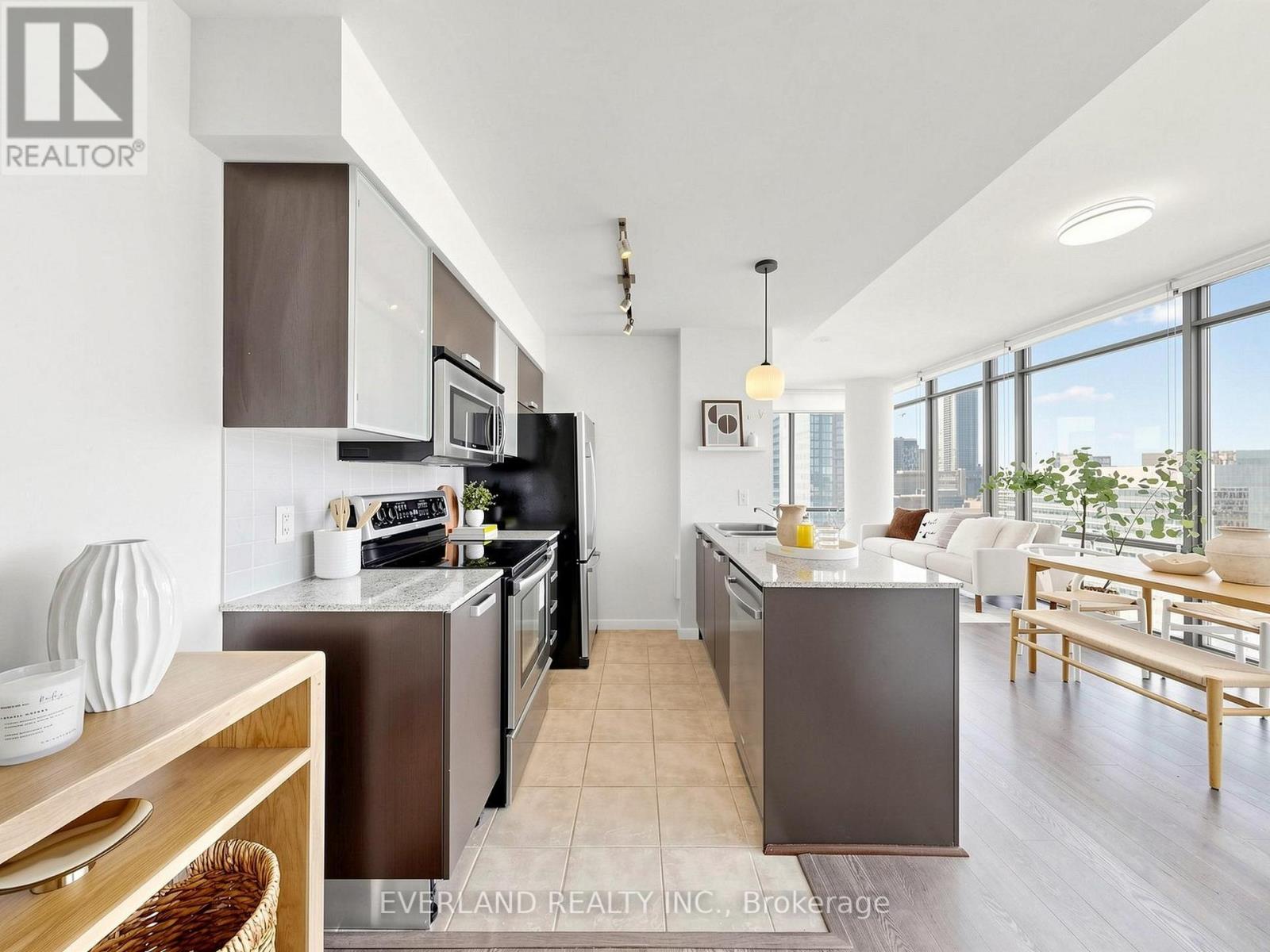 #2303 38 GRENVILLE STREET - 7