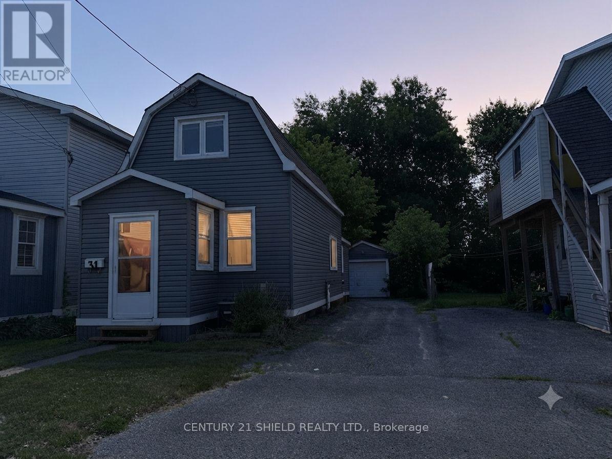 31 CARTIER AVENUE - 2