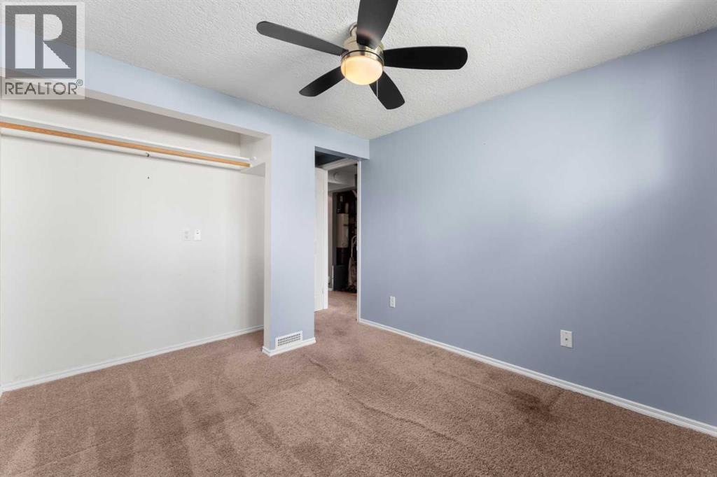 27 Elk Hill SE - 13