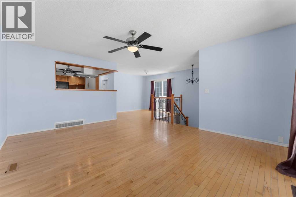 27 Elk Hill SE - 3