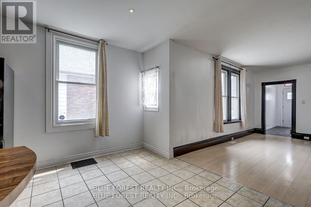 36 ADELAIDE STREET S - 19