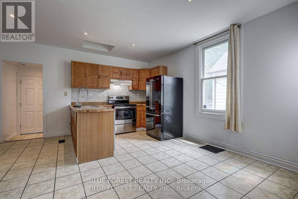 36 ADELAIDE STREET S - 2