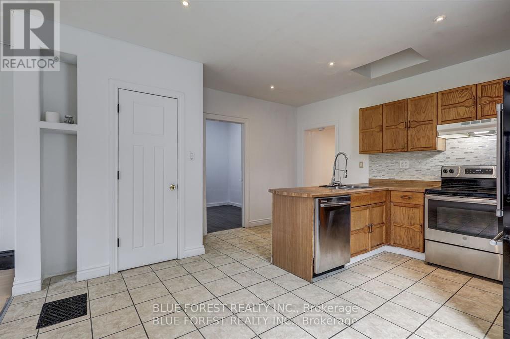 36 ADELAIDE STREET S - 21