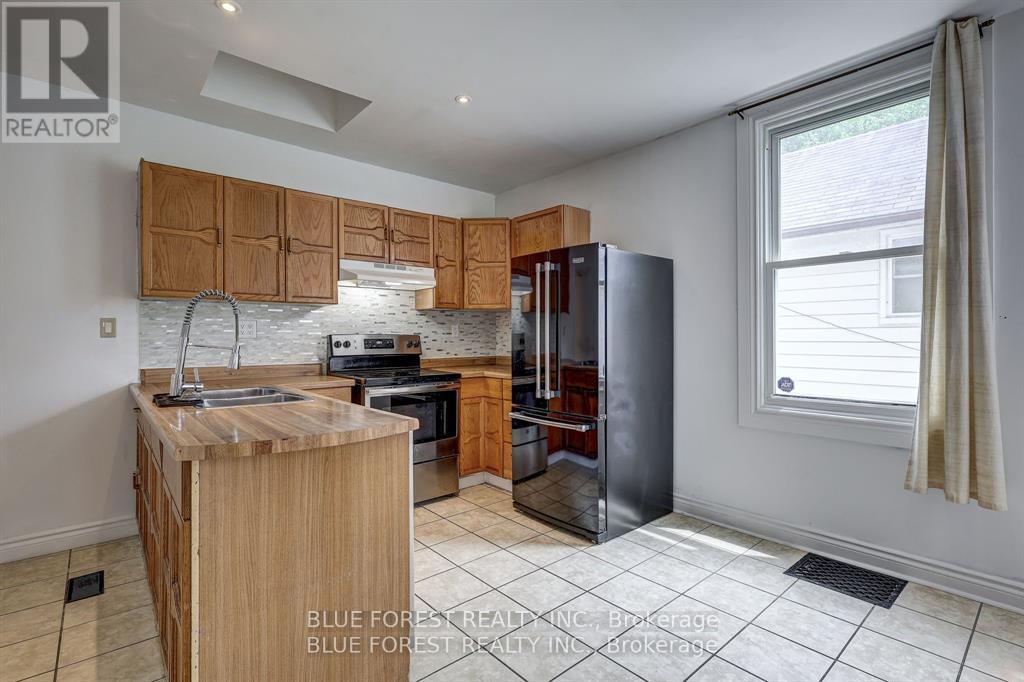 36 ADELAIDE STREET S - 22