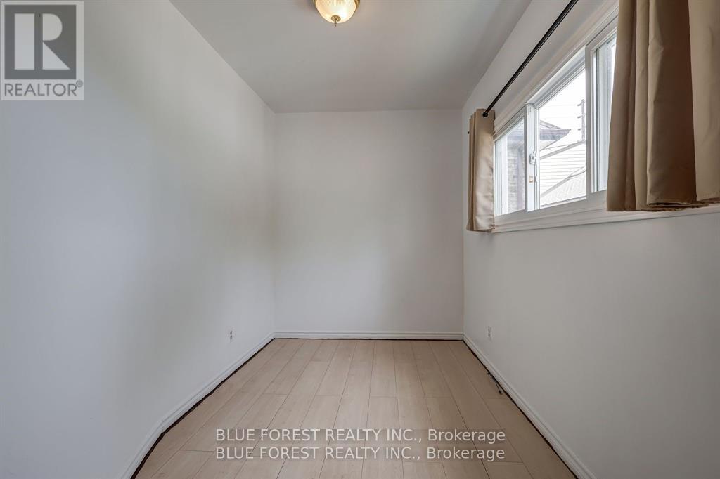 36 ADELAIDE STREET S - 32