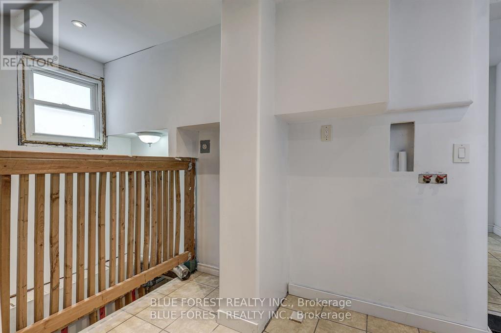 36 ADELAIDE STREET S - 29