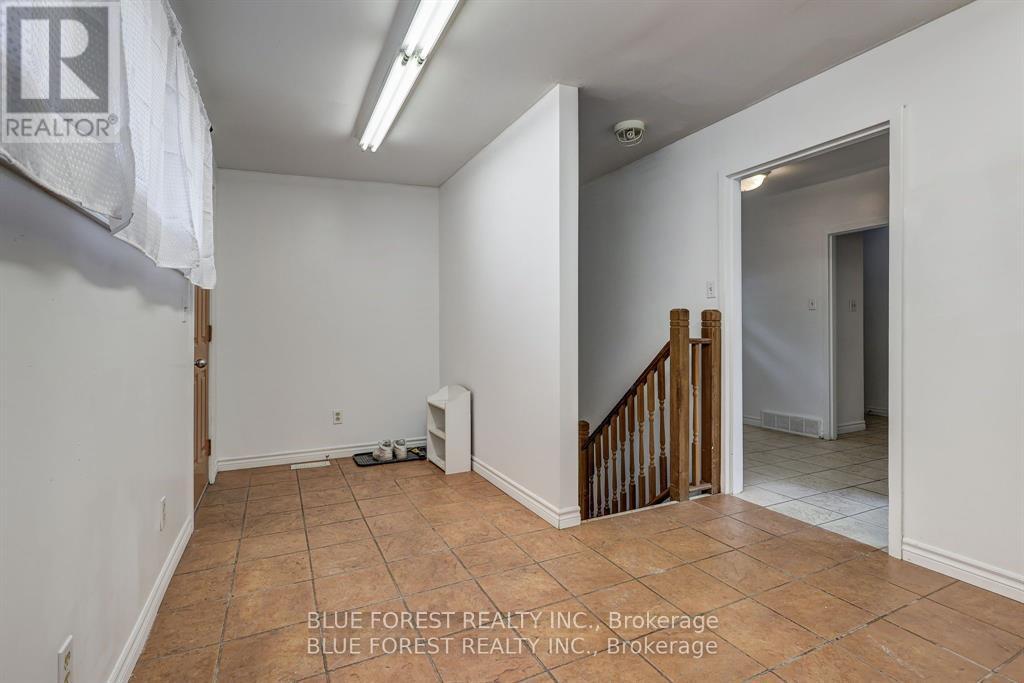 36 ADELAIDE STREET S - 35