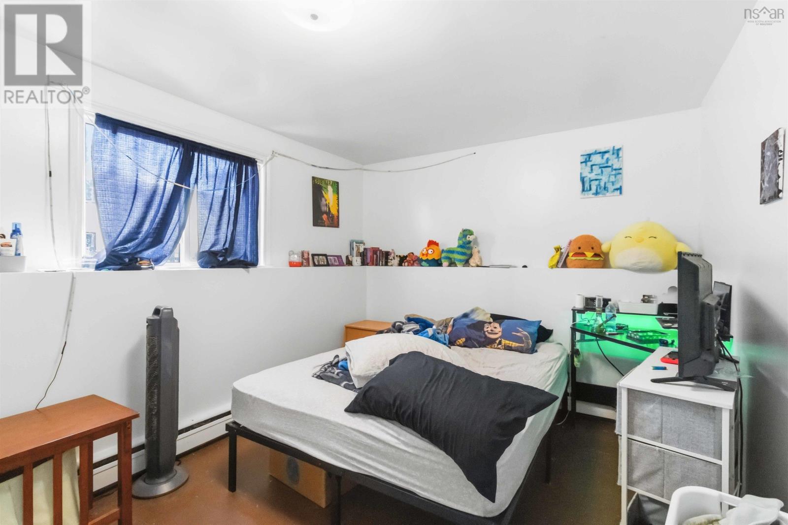 26 Randall Avenue - 34