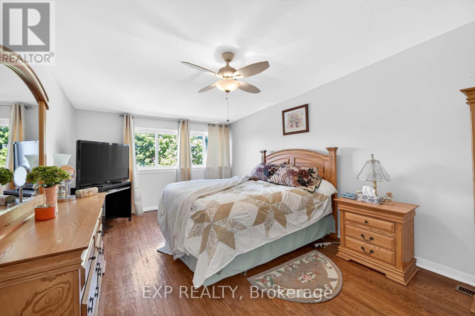 #36 925 BAYLY STREET - 26