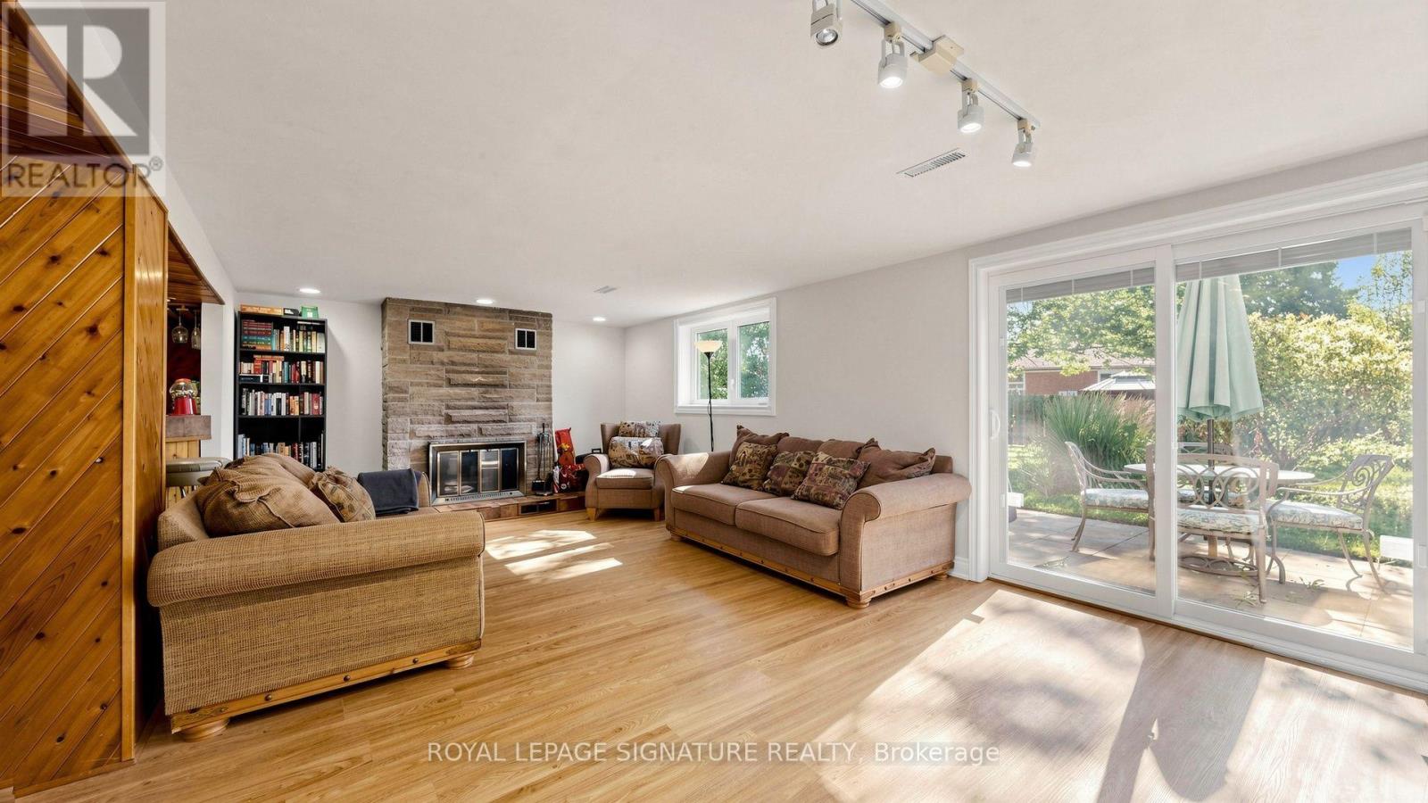 134 OAKMEADOW BOULEVARD - Image 12