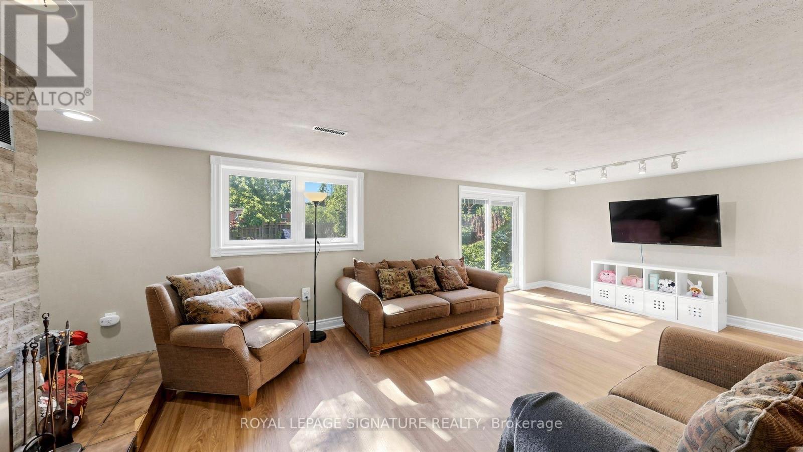 134 OAKMEADOW BOULEVARD - Image 13