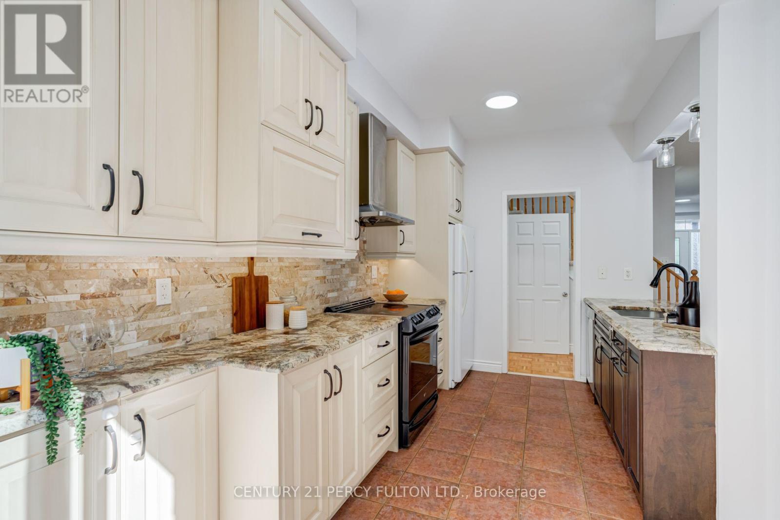 366 STROUDS LANE - 14