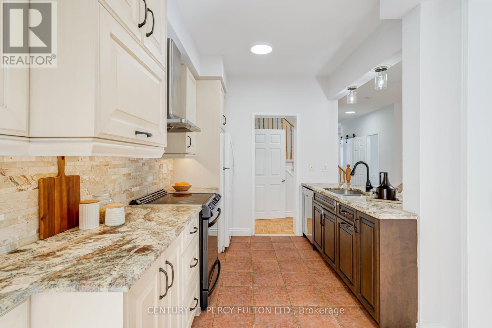 366 STROUDS LANE - 15