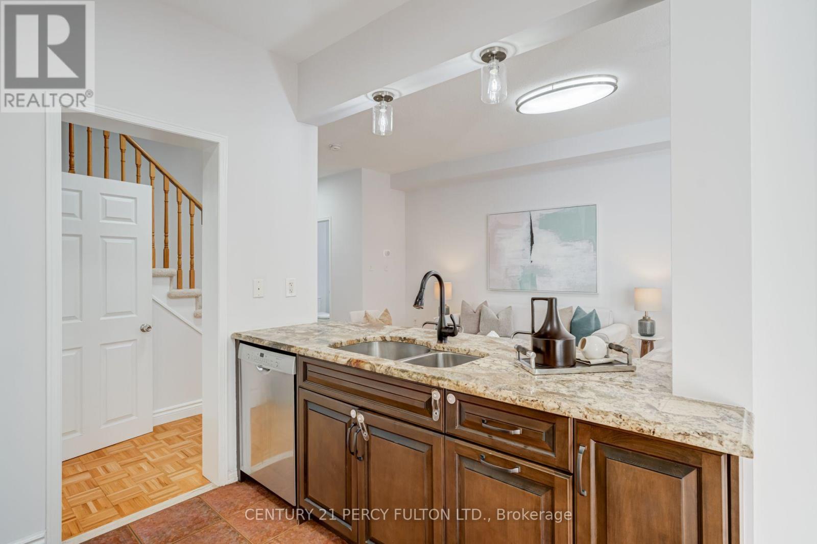 366 STROUDS LANE - 16