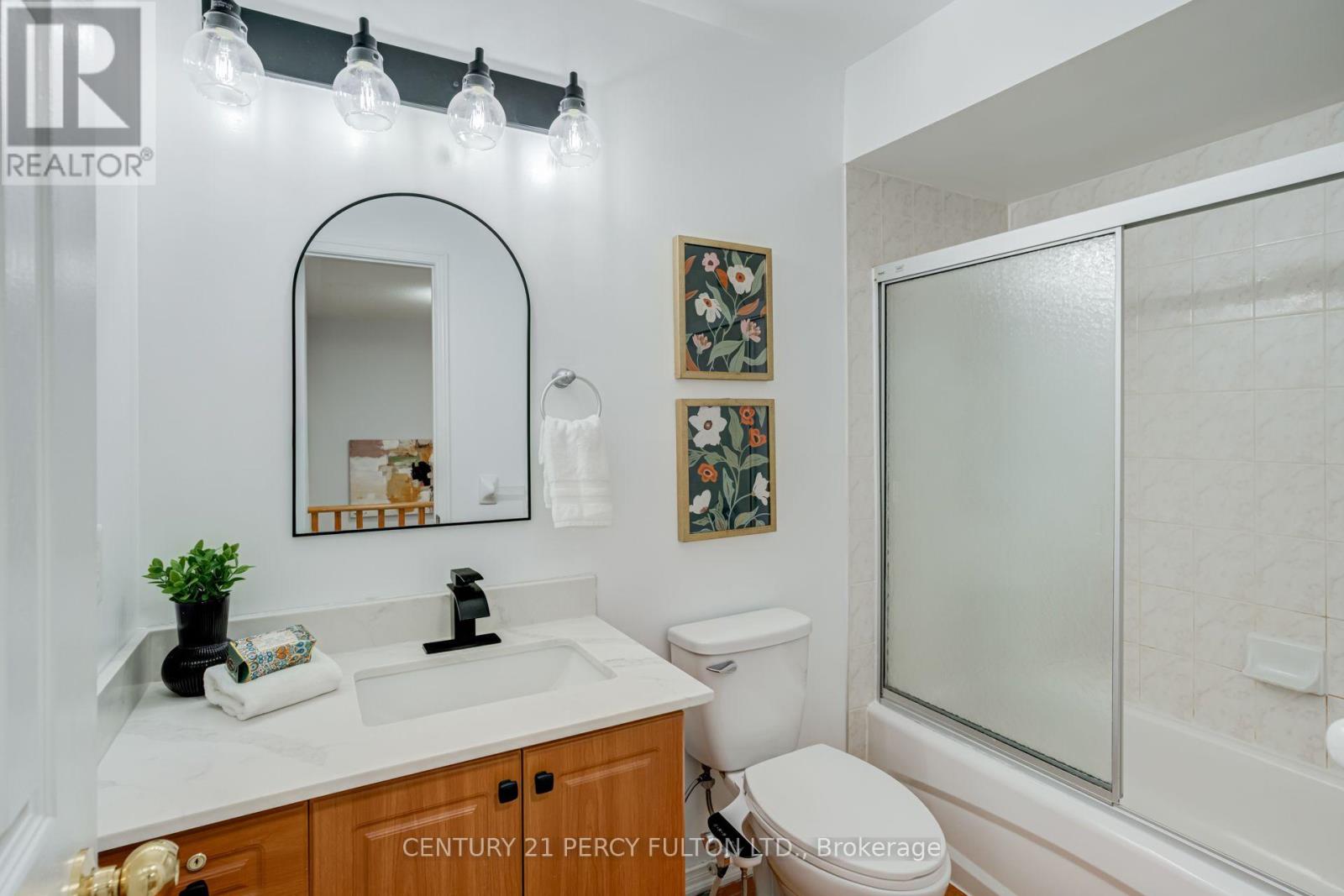 366 STROUDS LANE - 32