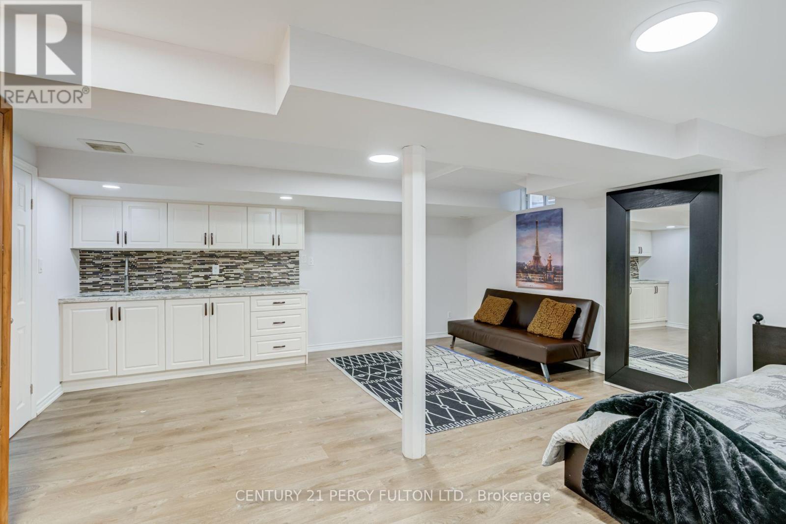 366 STROUDS LANE - 36