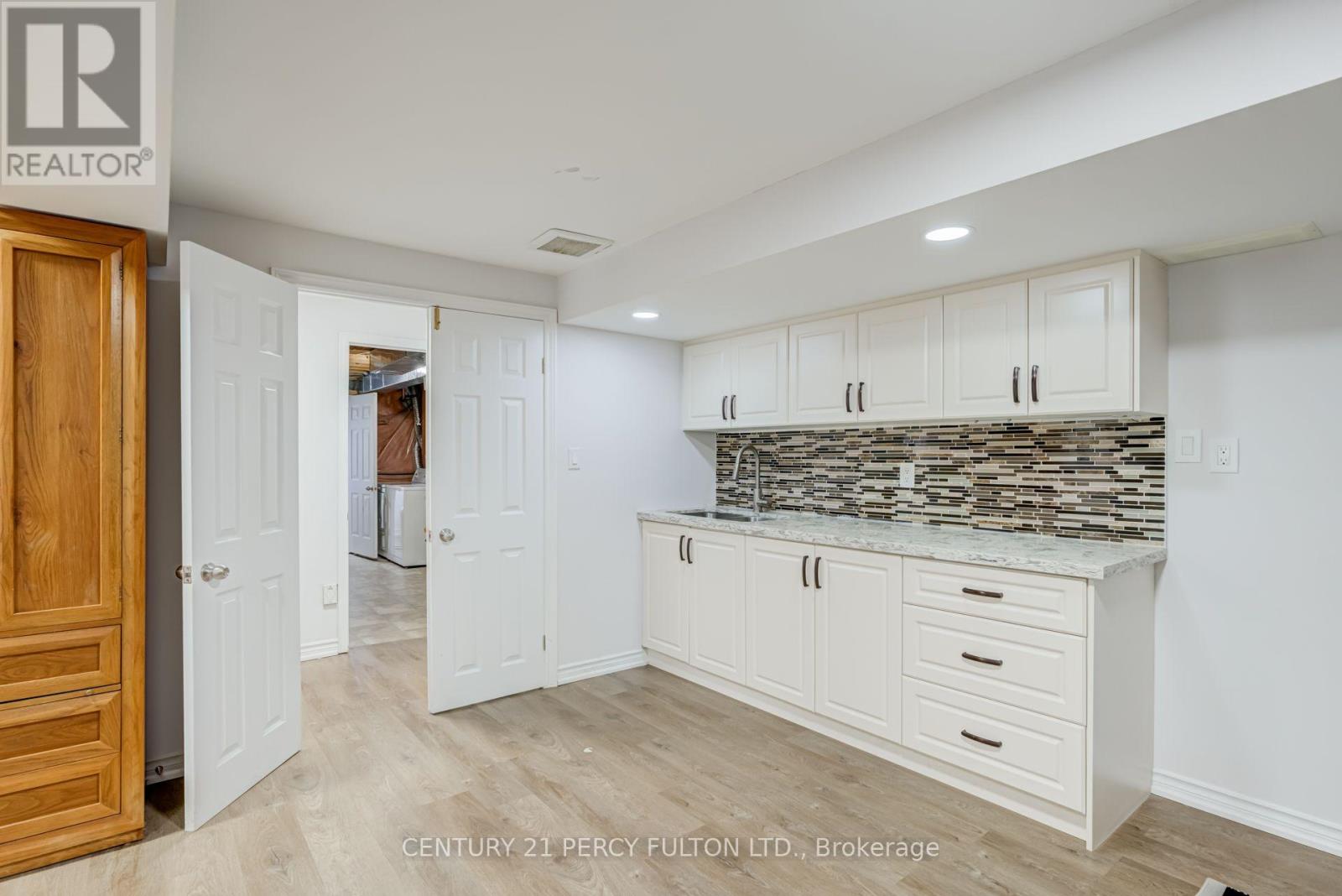 366 STROUDS LANE - 37