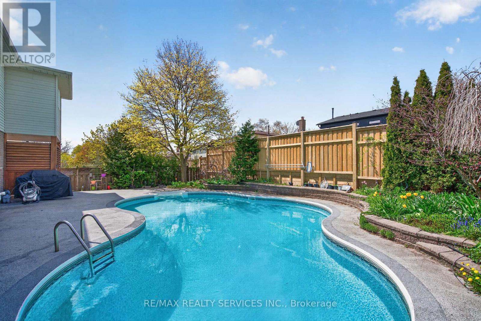 2 DUNBAR DRIVE - 1