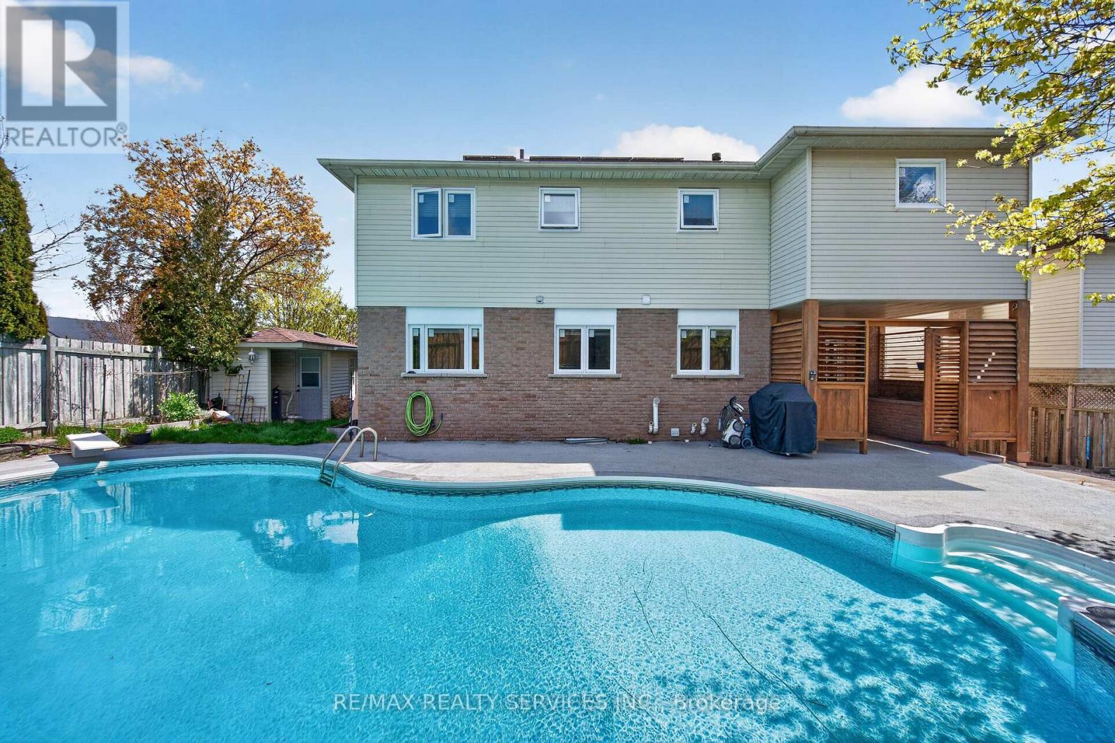 2 DUNBAR DRIVE - 19