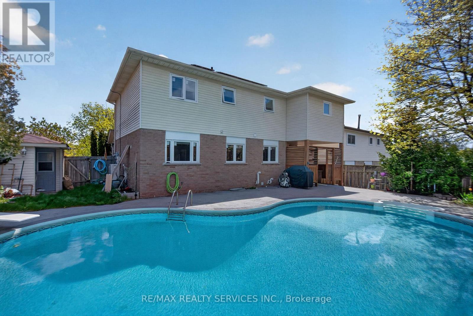 2 DUNBAR DRIVE - 20