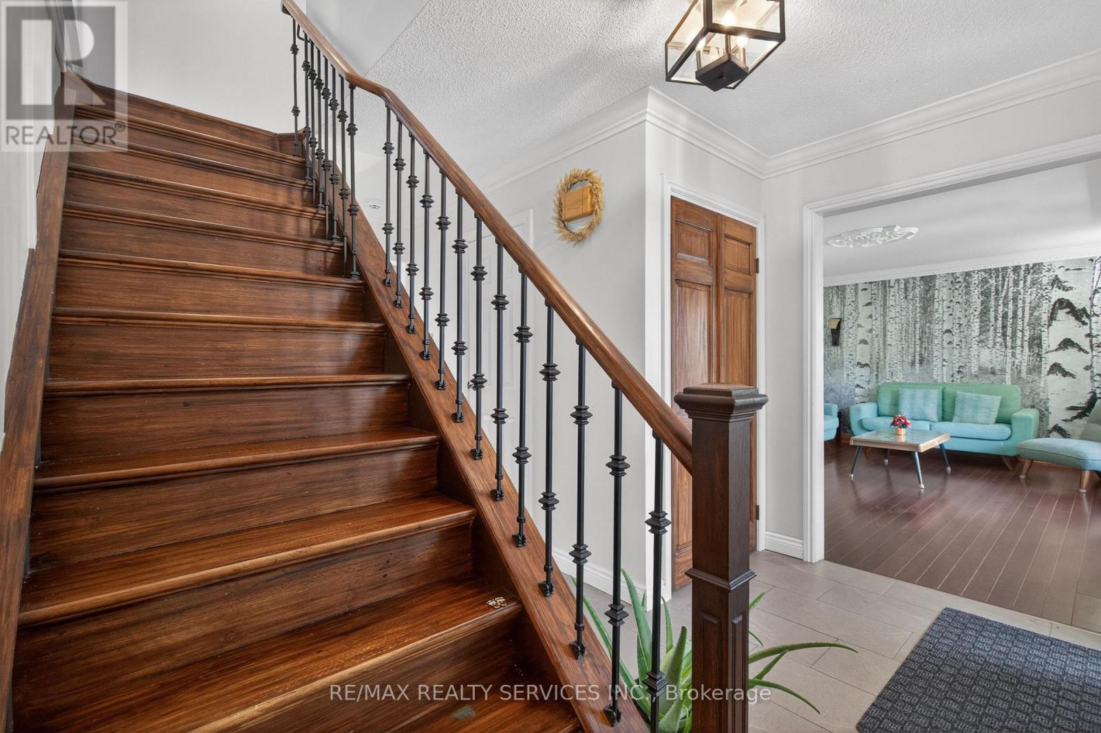2 DUNBAR DRIVE - 21