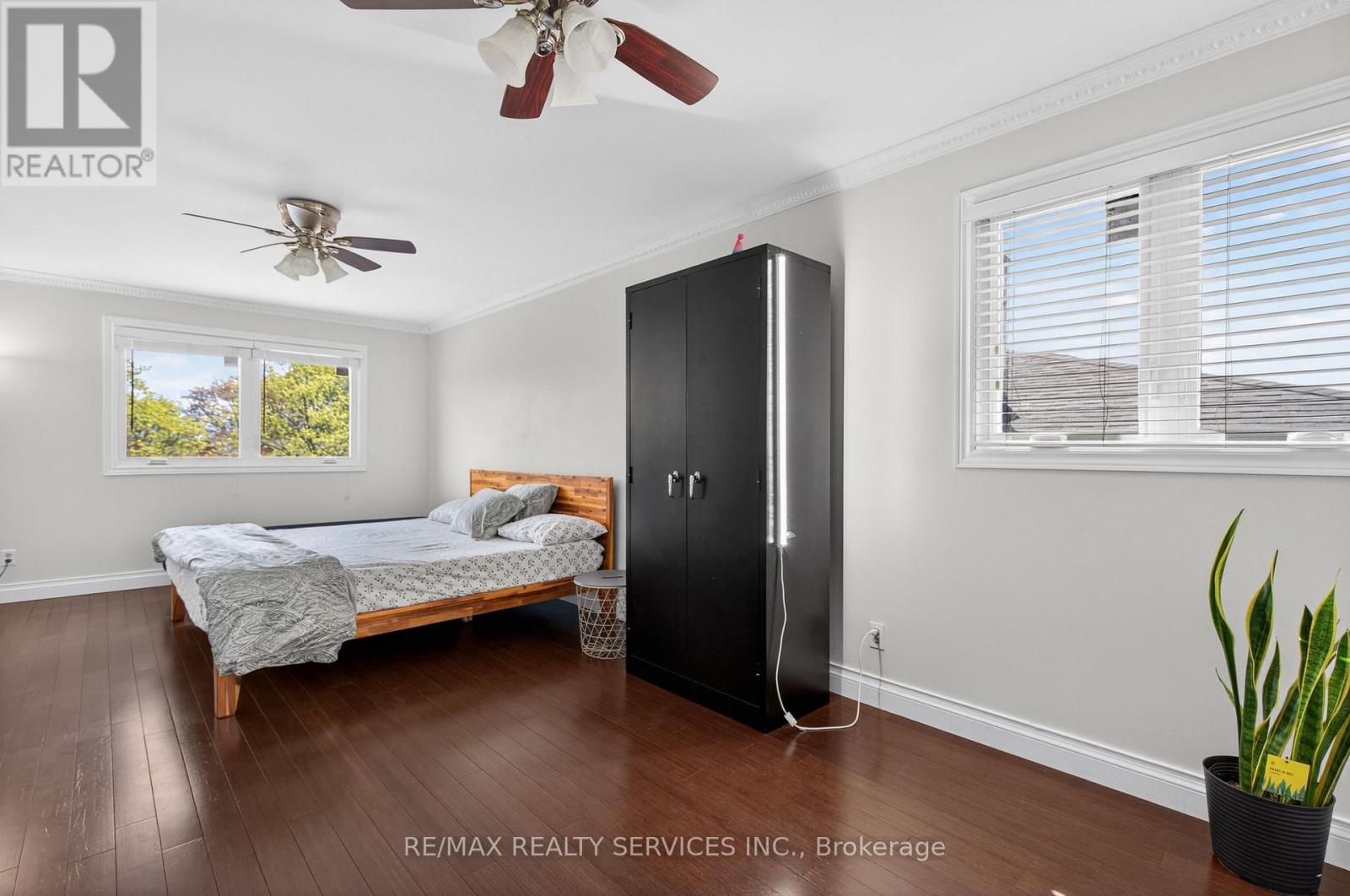 2 DUNBAR DRIVE - 23