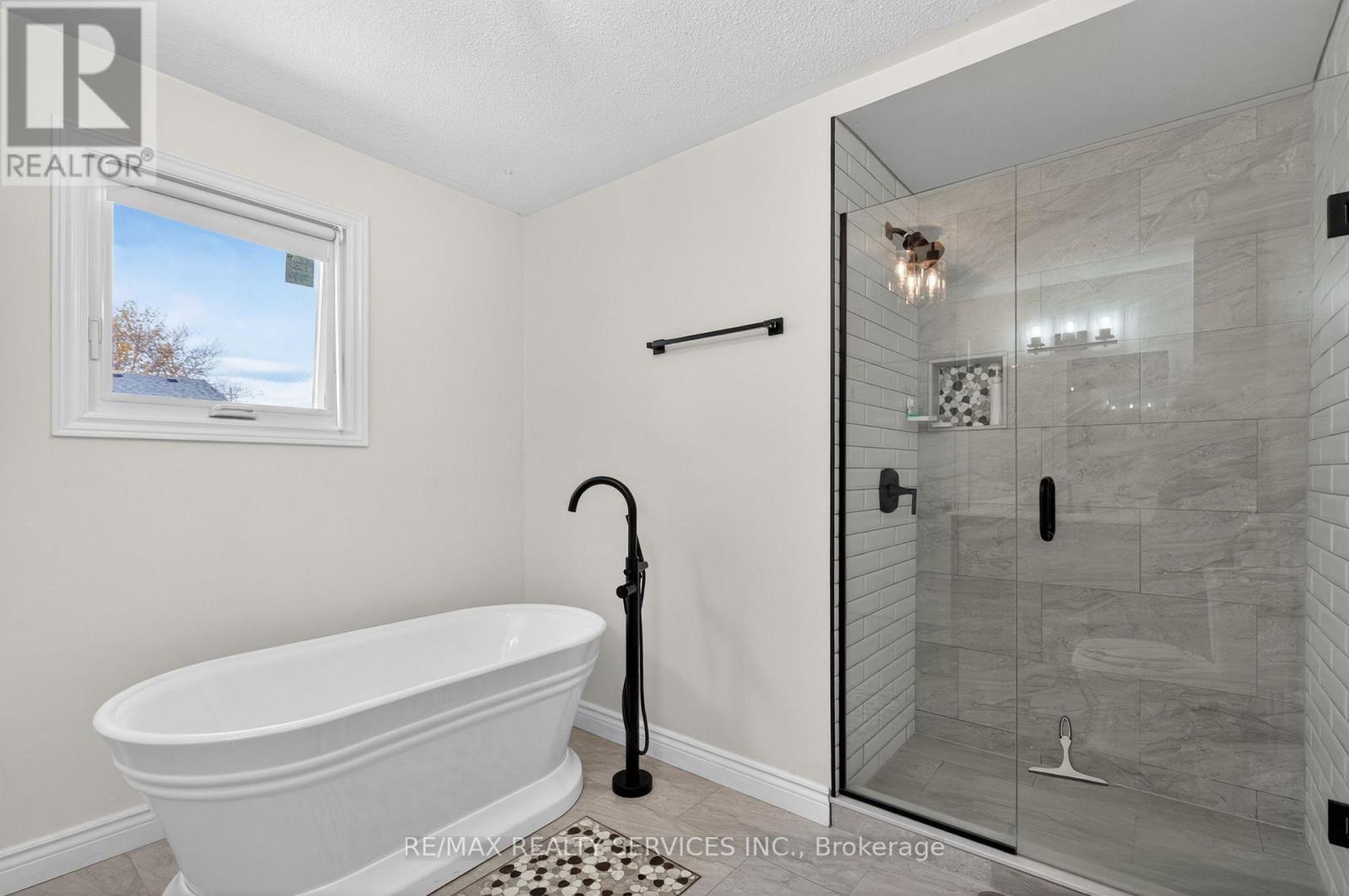 2 DUNBAR DRIVE - 27