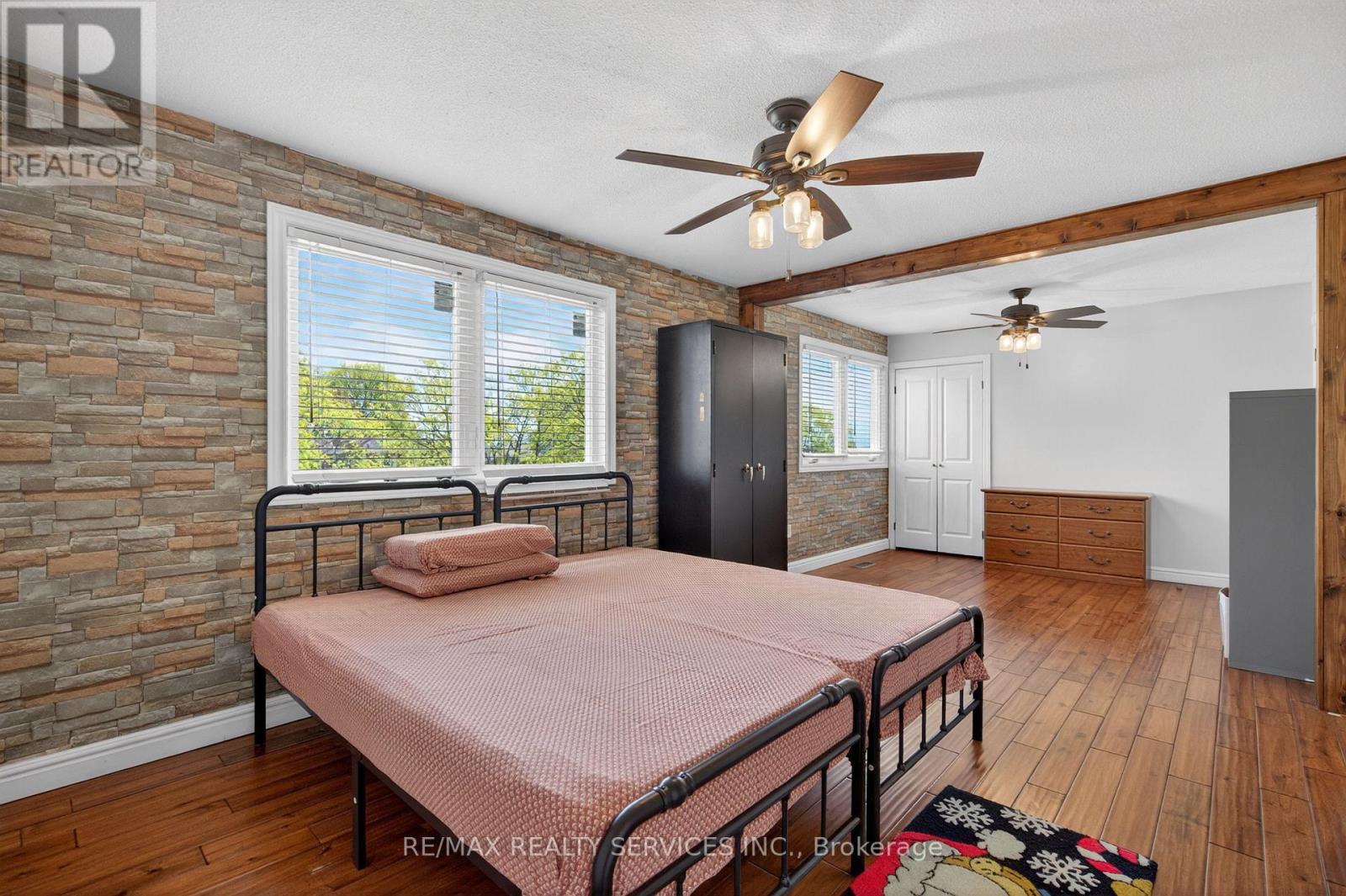 2 DUNBAR DRIVE - 31