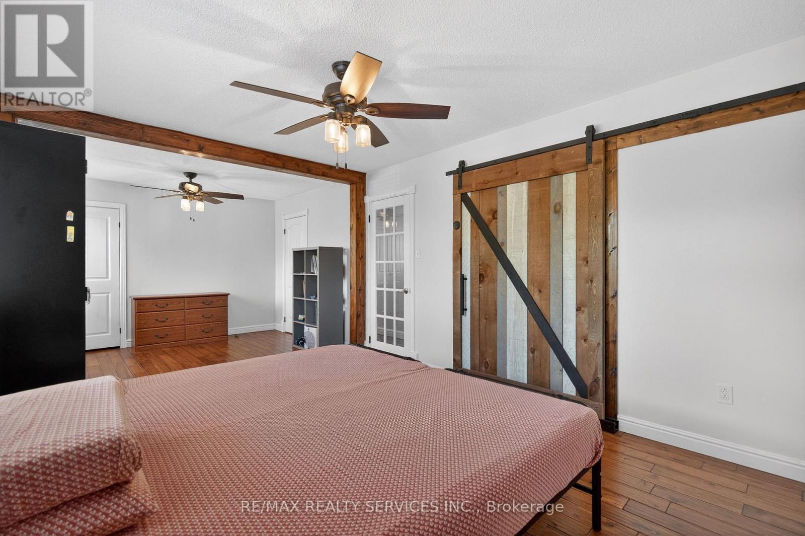 2 DUNBAR DRIVE - 32