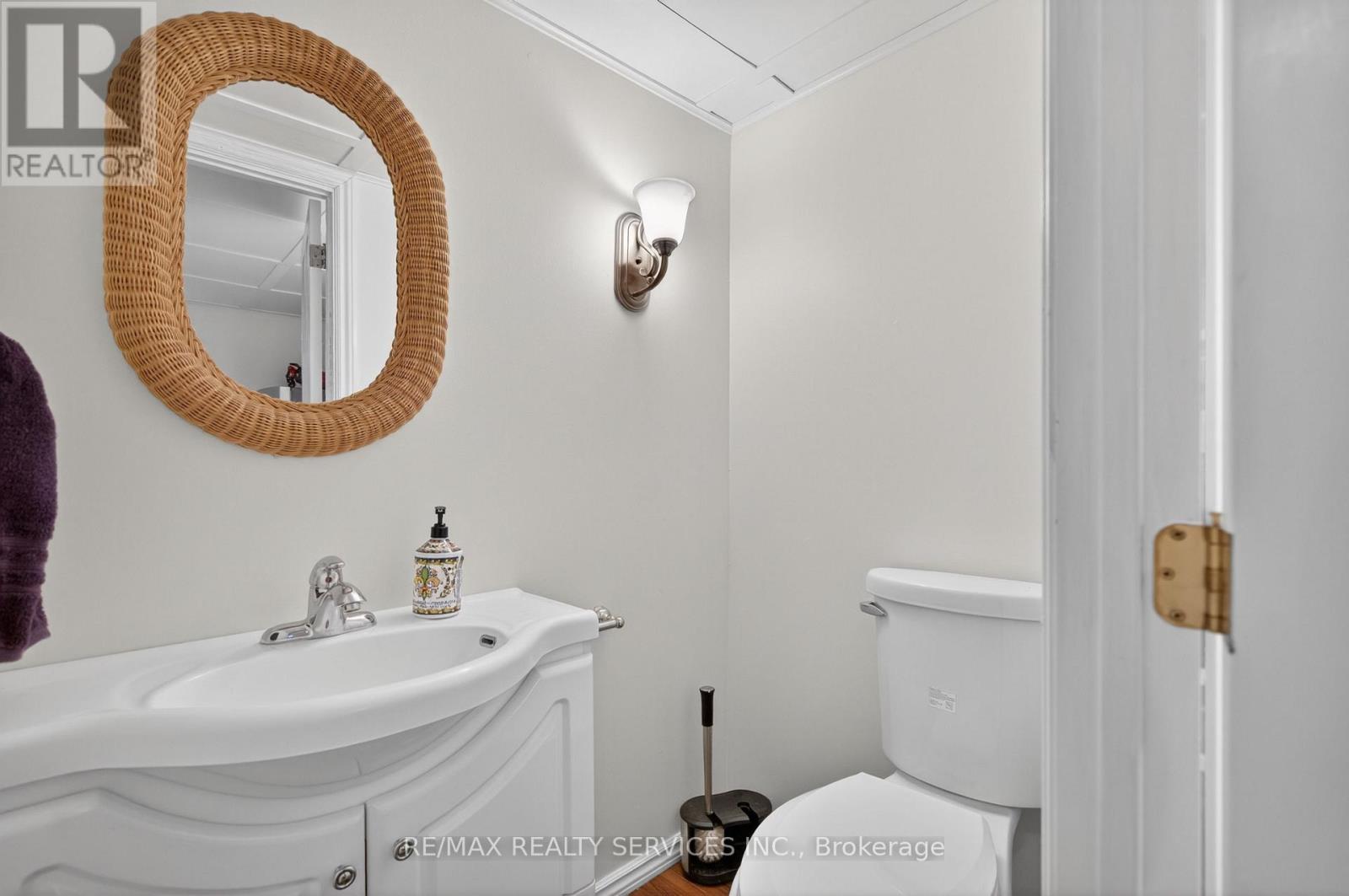 2 DUNBAR DRIVE - 41